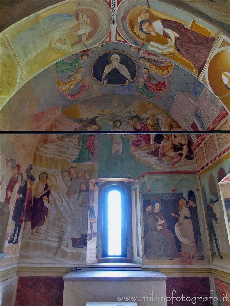 Castiglione Olona (Varese) - Parete di fondo del battistero della Chiesa Collegiata dei Santi Stefano e Lorenzo